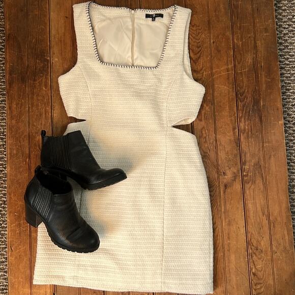 7 For All Mankind White wool sleeveless wool cut out sides midi Dress size sm - Picture 8 of 9